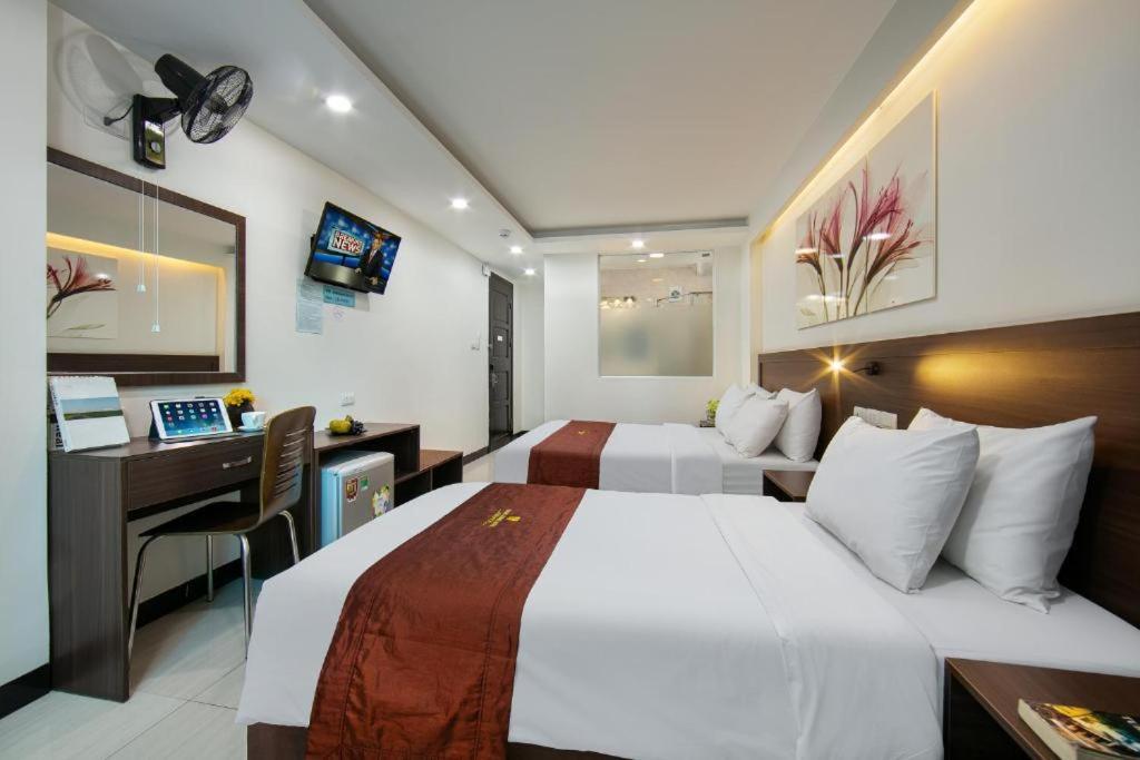 Quang Chung Hotel - 56 Le Van Thiem - By Bay Luxury Hanoi Exterior photo